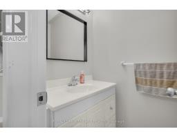 68 FOUR OAKS CRESCENT - 14