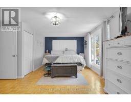 68 FOUR OAKS CRESCENT - 15