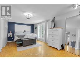 68 FOUR OAKS CRESCENT - 17