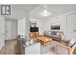 68 FOUR OAKS CRESCENT - 22