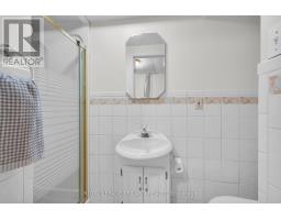 68 FOUR OAKS CRESCENT - 24