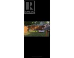 68 FOUR OAKS CRESCENT - 27