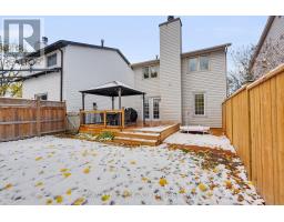 68 FOUR OAKS CRESCENT - 31