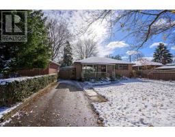 110 LAURENTIAN DRIVE N - 1