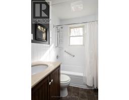 110 LAURENTIAN DRIVE N - 13