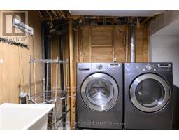 110 LAURENTIAN DRIVE N - 15