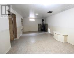 110 LAURENTIAN DRIVE N - 17