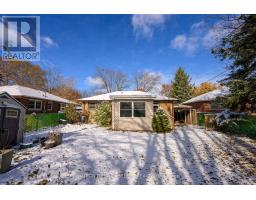 110 LAURENTIAN DRIVE N - 21