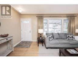 110 LAURENTIAN DRIVE N - 3