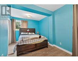 7982 RAILROAD LINE - 9