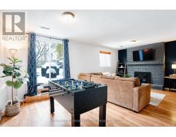 5 SASHA CRESCENT - 32