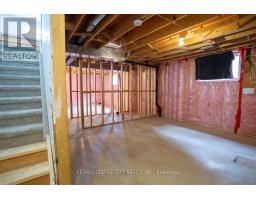 7 TURNBERRY COURT - 40