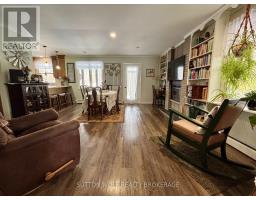 315 CARADOC STREET N - 14