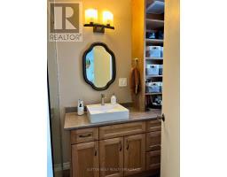 315 CARADOC STREET N - 18