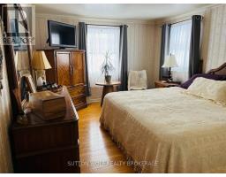 315 CARADOC STREET N - 20