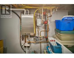 315 CARADOC STREET N - 33