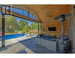 139 SKYLINE AVENUE - 32