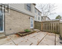 345 EVERGLADE CRESCENT - 4