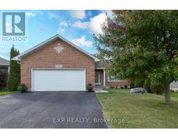 32 SCOURFIELD DRIVE - 1