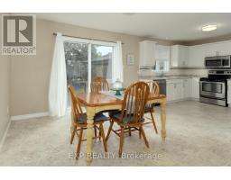 32 SCOURFIELD DRIVE - 11