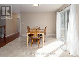 32 SCOURFIELD DRIVE - 12