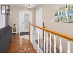 32 SCOURFIELD DRIVE - 2