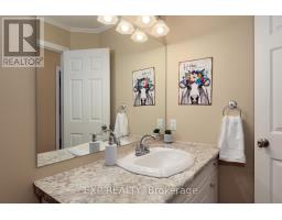 32 SCOURFIELD DRIVE - 23