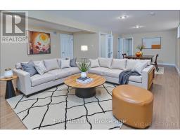 32 SCOURFIELD DRIVE - 24