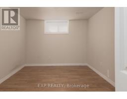 32 SCOURFIELD DRIVE - 26