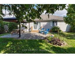 32 SCOURFIELD DRIVE - 29