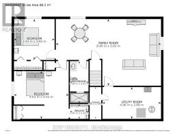 32 SCOURFIELD DRIVE - 38