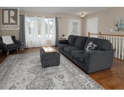 32 SCOURFIELD DRIVE - 7