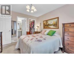 7 - 80 CENTRE STREET - 17