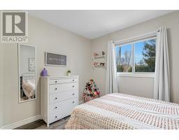 14 PENHALE AVENUE N - 23