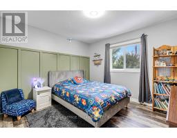 14 PENHALE AVENUE N - 24