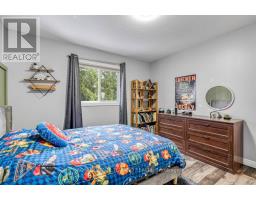 14 PENHALE AVENUE N - 25