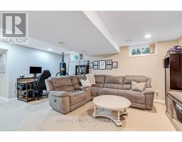 14 PENHALE AVENUE N - 31