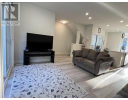 45 - 990 DEVERON CRESCENT - 18