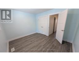 49 TOULON CRESCENT - 24