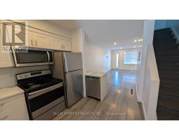 49 TOULON CRESCENT - 4