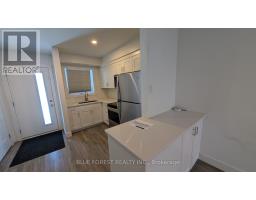 49 TOULON CRESCENT - 9