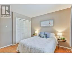 4 MAXWELL CRESCENT - 19