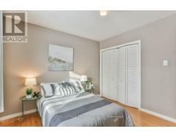 4 MAXWELL CRESCENT - 25