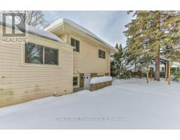 4 MAXWELL CRESCENT - 38