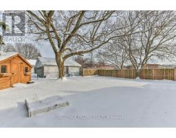 4 MAXWELL CRESCENT - 39