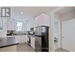 389 DUFFERIN AVENUE - 7