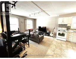 630 VICTORIA STREET - 15