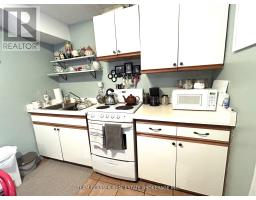 630 VICTORIA STREET - 27