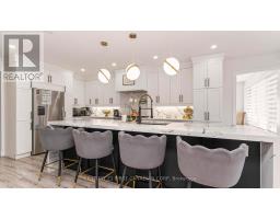 35 HUMMINGBIRD CRESCENT - 15