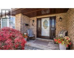 35 HUMMINGBIRD CRESCENT - 3